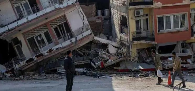 Se eleva a más de 33 mil muertos, el balance de terremoto en Turquía y Siria