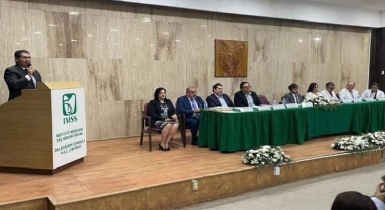 El IMSS de Coahuila gradúa a 241 médicas y médicos residentes con una ceremonia académica