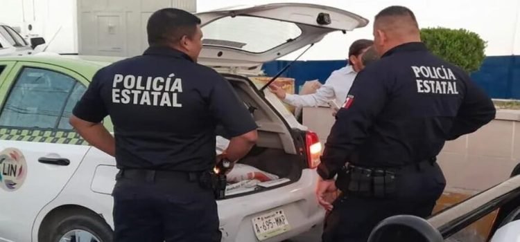Unos policías aseguran un auto cargado con explosivos en el estado de Coahuila