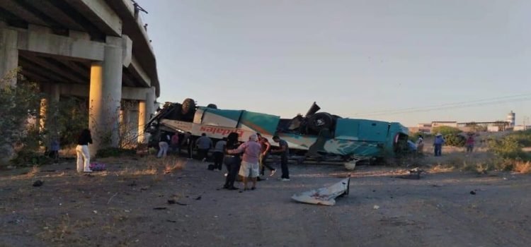 Un trágico accidente en la carretera Torreón – San Pedro deja como saldo 29 personas heridas y 2 sin vida