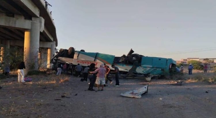 Un trágico accidente en la carretera Torreón – San Pedro deja como saldo 29 personas heridas y 2 sin vida