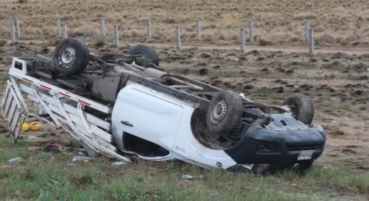 Una volcadura en Los Chorros deja a los ocupantes resultaron con heridas en sus brazos