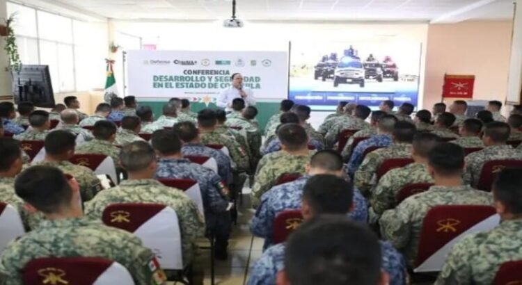 El gobernador Manolo Jiménez comparte el Modelo Coahuila de seguridad con la Escuela Superior de Guerra