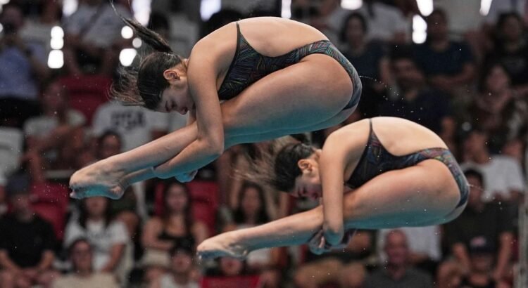 Sheinbaum reconoce a gemelas mexicanas por histórica medalla en clavados sincronizados