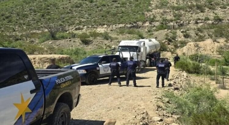 Son detenidas cinco personas por ordeña de hidrocarburos y aseguran 44 mil litros