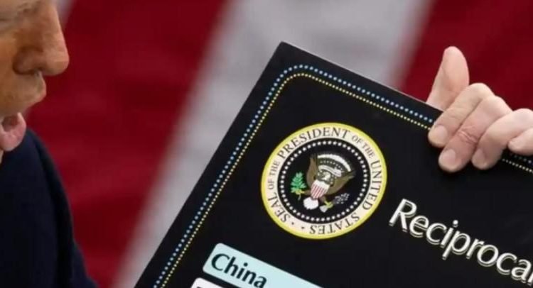 Entran en vigor aranceles de Trump en decenas de países