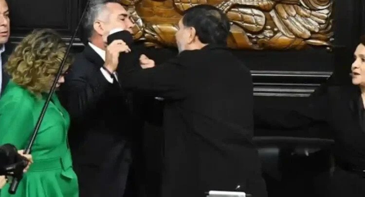 Ya salió el corrido de Alito y su pelea con Fernández Noroña