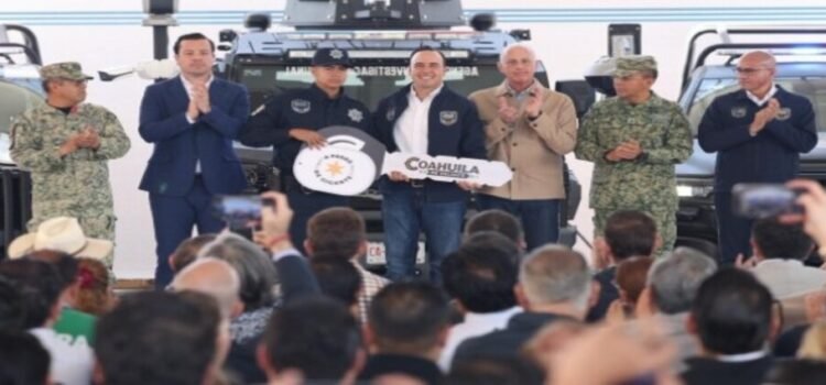 Se entregan patrullas, armas y equipo táctico para municipios del estado de Coahuila