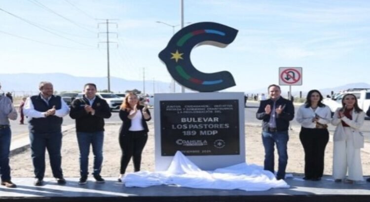 El Gobernador del estado de Coahuila entrega la obra vial en el sureste del estado