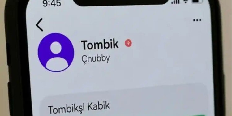 Tendrá que indemnizar a su ex por guardarla como “gordita” en el celular