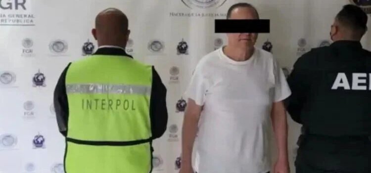 Detienen al exgobernador de Chihuahua Detienen al exgobernador de Chihuahua