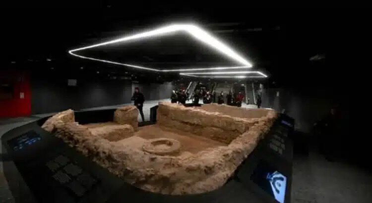 Estación del Metro bajo el Coliseo Romano exhibe hallazgos arqueológicos Estación del Metro bajo el Coliseo Romano exhibe hallazgos arqueológicos